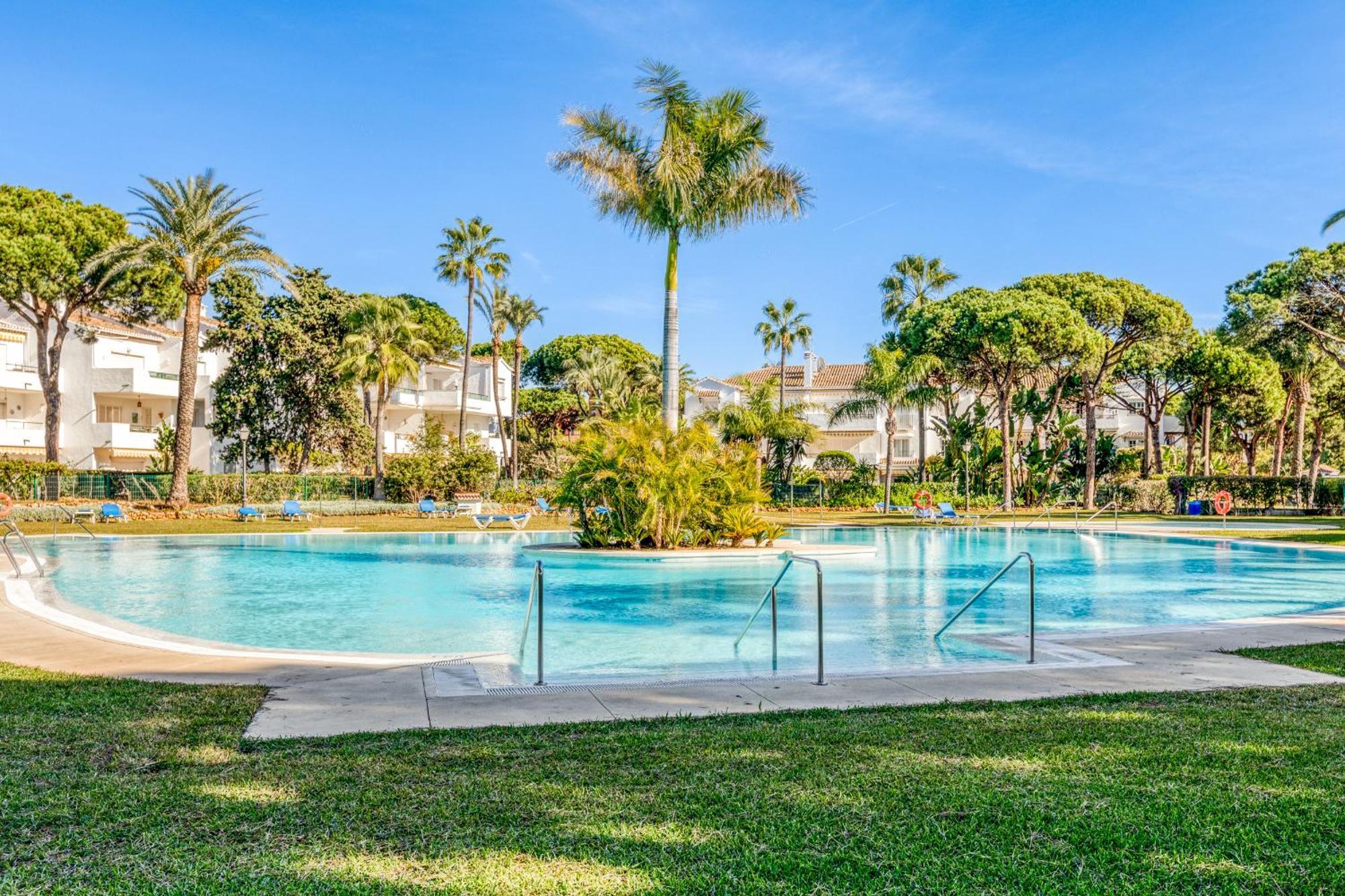 Life El Presidente Penthouse Pool View Leilighet Estepona Eksteriør bilde