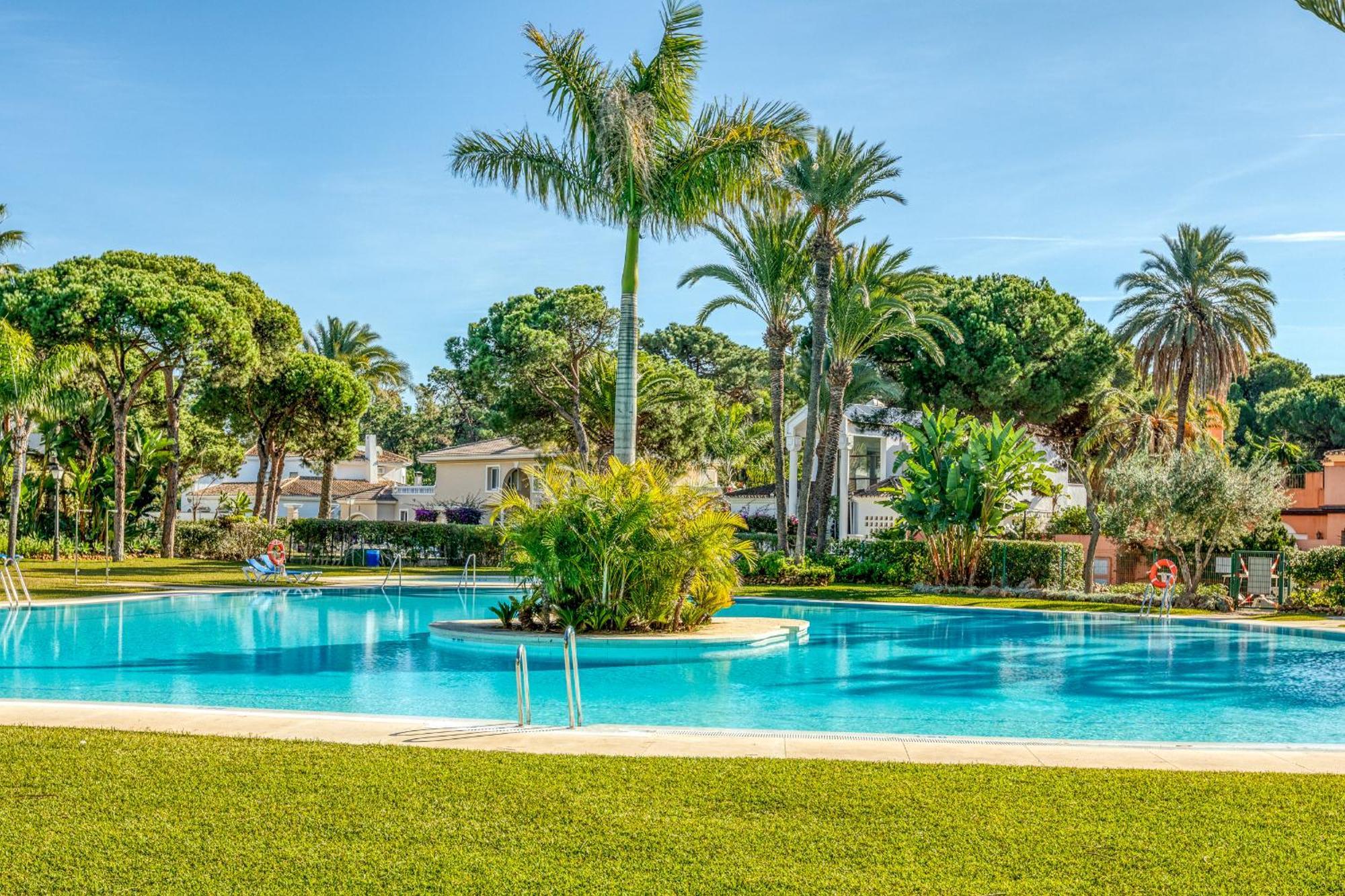 Life El Presidente Penthouse Pool View Leilighet Estepona Eksteriør bilde