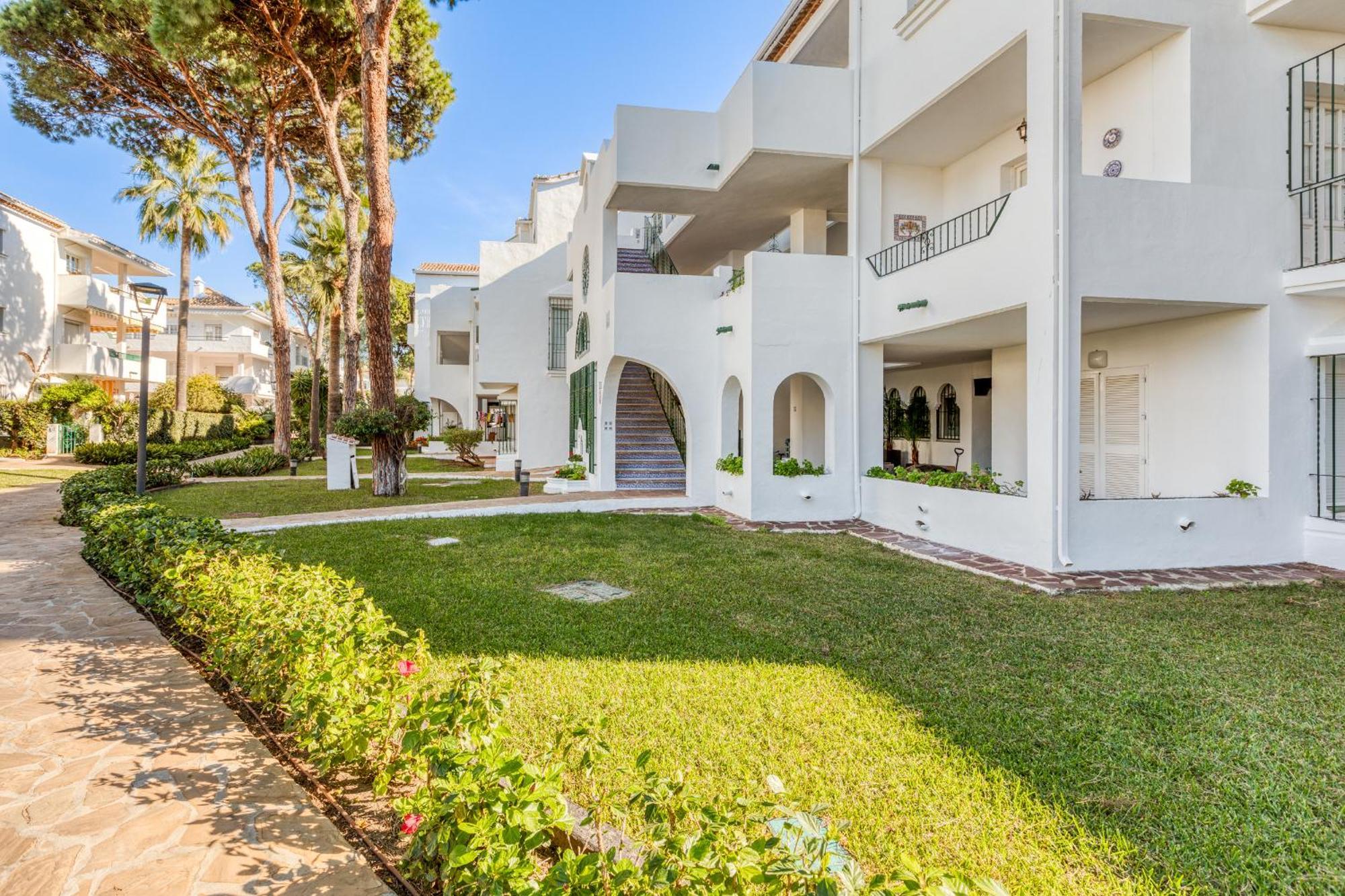 Life El Presidente Penthouse Pool View Leilighet Estepona Eksteriør bilde