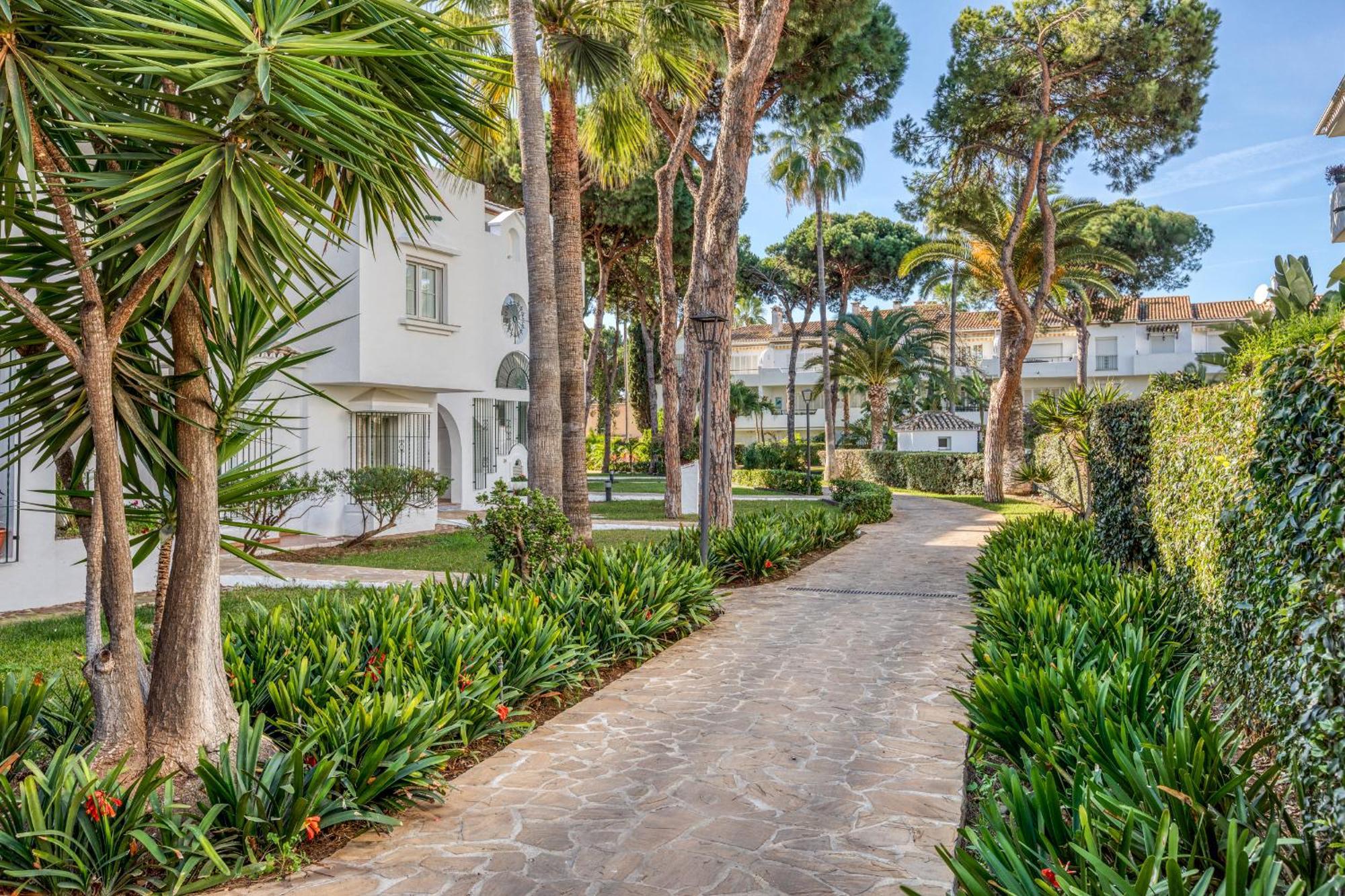 Life El Presidente Penthouse Pool View Leilighet Estepona Eksteriør bilde